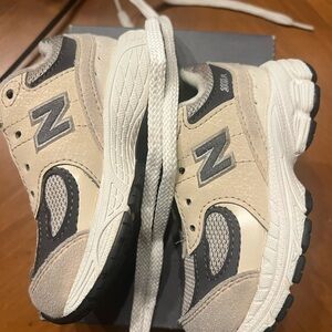 New Balance 2002, 6c